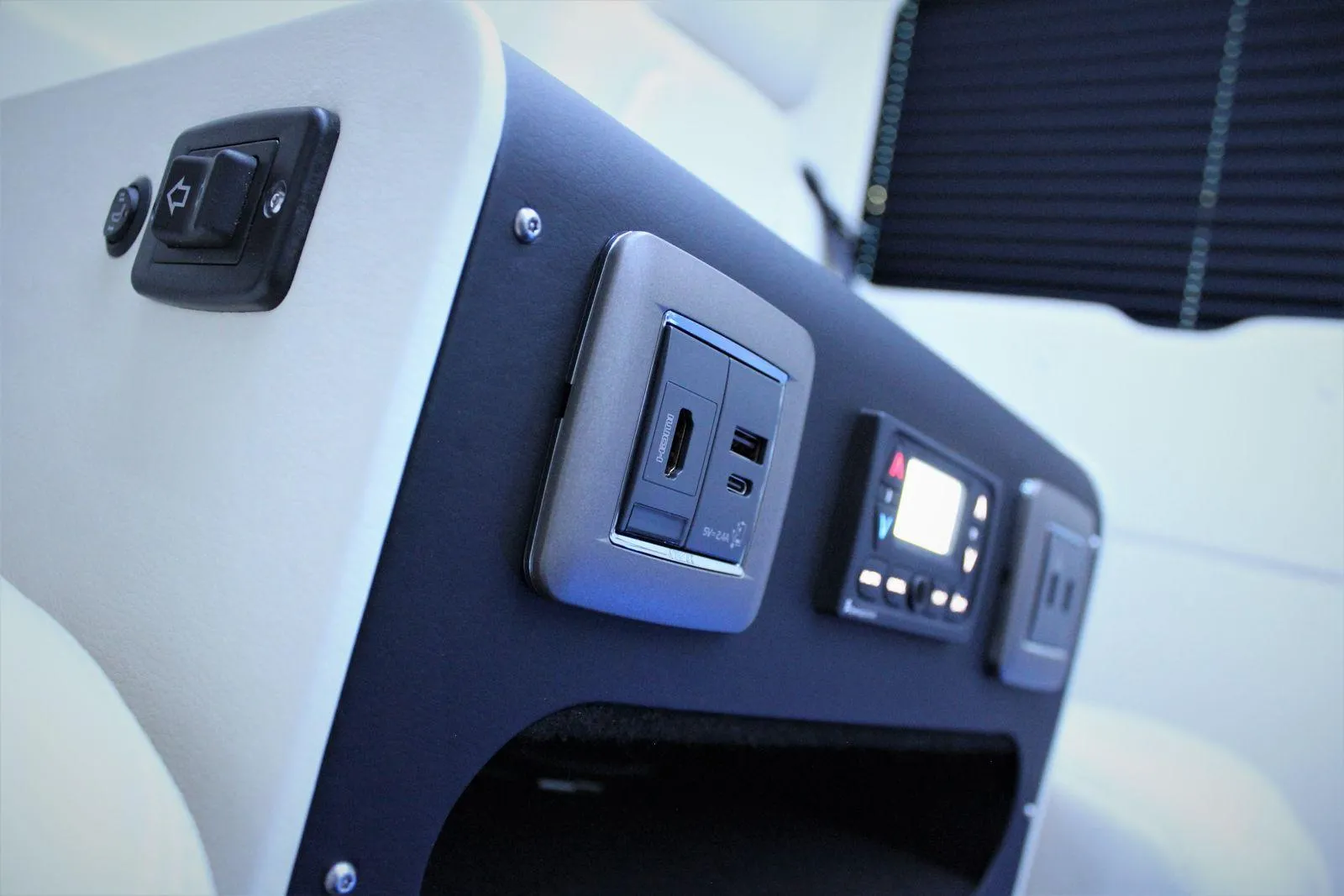 Mercedes Sprinter Details 1